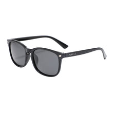 Load image into Gallery viewer, Clermont 4375-1 WFR Classic Polarized Tinted Sunglasses Black