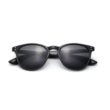 Load image into Gallery viewer, Coral 9266-1 WFR Classic Polarized Tinted Sunglasses Black