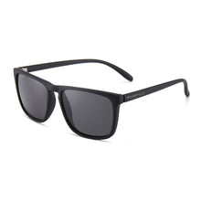 Load image into Gallery viewer, Lynwood 1688-1 WFR Classic Polarized Tinted Sunglasses Black