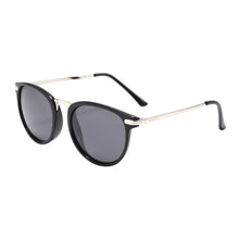 Load image into Gallery viewer, Monterey 3252-1 Classic Polarized Tinted Sunglasses Black
